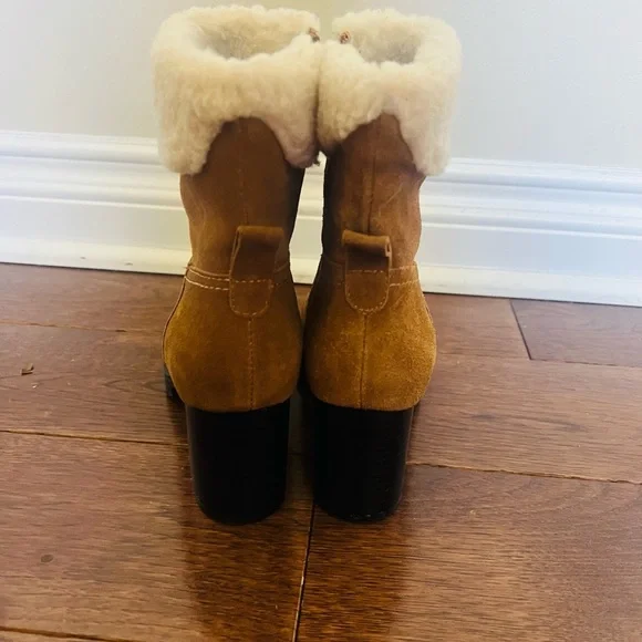 Blonde 7.5 Women's Tan Suede Ankle Boots with Cream Fur Lining like new! - Picture 4 of 11